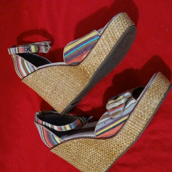 Kenneth Cole Reaction Sandal Wedge - Picture 2 of 8